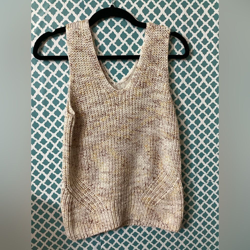 Loft women’s knitted Cream tank top  size large petite